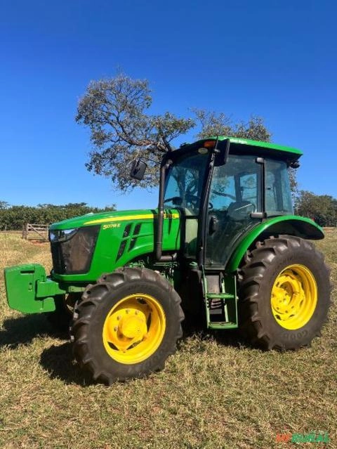 Vende-se John Deere 5078E (4x4) 78cv - Ano 2022 (Faturado 2024) Imagem Vende-se John Deere 5078E (4x4) 78cv - Ano 2022 (Faturado 2024)