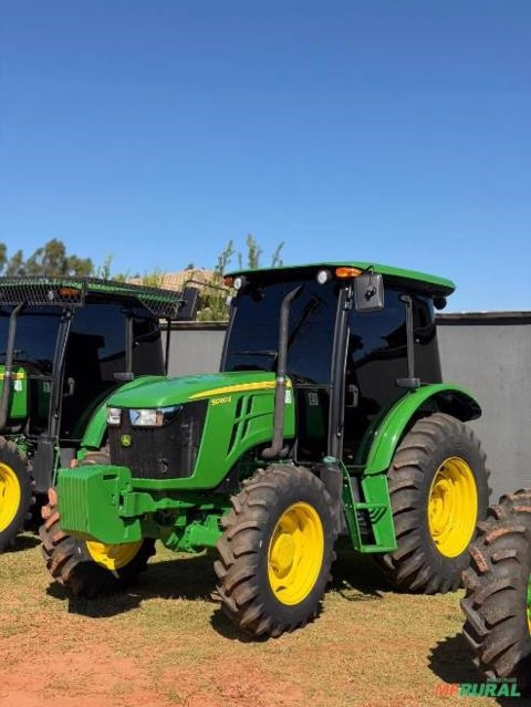Vende-se John Deere 5090E (4x4) 90cv - Ano 2025 Imagem Vende-se John Deere 5090E (4x4) 90cv - Ano 2025