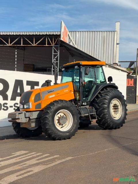 Vende-se Valtra BH180 (4x4) 180cv - Ano 2016 Imagem Vende-se Valtra BH180 (4x4) 180cv - Ano 2016