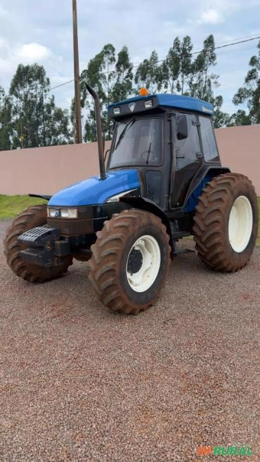 Trator New Holland TL 85 E (4x4) 85cv Ano 2004 Imagem Trator New Holland TL 85 E (4x4) 85cv Ano 2004