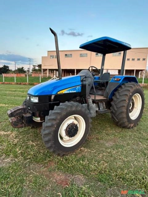 Vende-se New Holland TL75E (4x4) 75cv - Ano 2007 Imagem Vende-se New Holland TL75E (4x4) 75cv - Ano 2007
