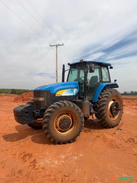 Trator New Holland TM 7040 (4x4) 180cv - Ano 2013 Imagem Trator New Holland TM 7040 (4x4) 180cv - Ano 2013