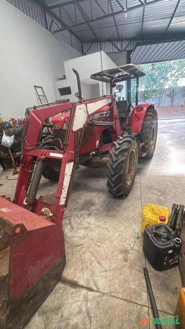Vende-se Massey Ferguson 4275 (4x4) 75cv - Ano 2018 Imagem Vende-se Massey Ferguson 4275 (4x4) 75cv - Ano 2018
