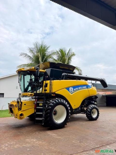 Vende-se Colheitadeira New Holland - Modelo: CR 6.80 - Ano 2022 Imagem Vende-se Colheitadeira New Holland - Modelo: CR 6.80 - Ano 2022