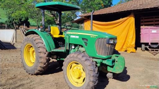 Trator John Deere 5078E (4x4) 78cv - Ano 2013 Imagem Trator John Deere 5078E (4x4) 78cv - Ano 2013
