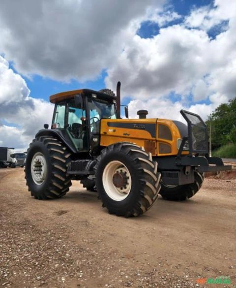 Trator Valtra BH 180 (4x4) 180cv Ano 2011 Imagem Trator Valtra BH 180 (4x4) 180cv Ano 2011
