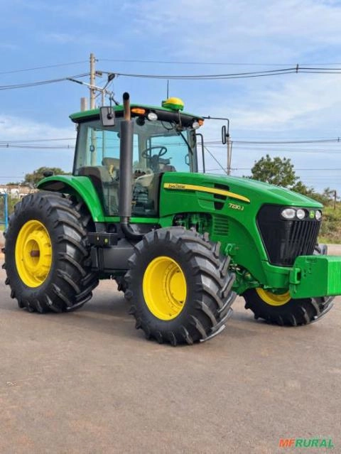 Vende-se John Deere 7230J (4x4) 230cv - Ano 2023 Imagem Vende-se John Deere 7230J (4x4) 230cv - Ano 2023