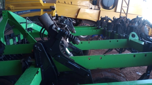 Imagem Escarificador Piccin 13 hastes Imagem Escarificador Piccin 13 hastes