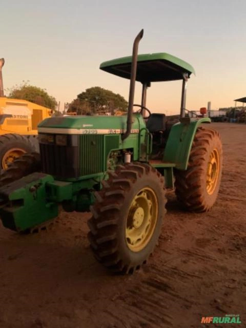 Trator John Deere 5700 4x4 ano 00 Imagem Trator John Deere 5700 4x4 ano 00