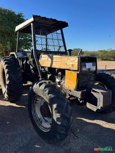 Trator Valmet 785 4X4 (2005) – Lote 44 Imagem Trator Valmet 785 4X4 (2005) – Lote 44