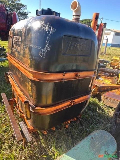 Pulverizador Condor M12 JP 75 Ano 2013 - Lote 146 Imagem Pulverizador Condor M12 JP 75 Ano 2013 - Lote 146