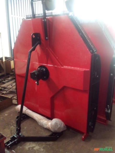 ROÇADEIRA 1500 E 1700 PERFURADOR DE SOLO GUINCHO Imagem ROÇADEIRA 1500 E 1700 PERFURADOR DE SOLO GUINCHO