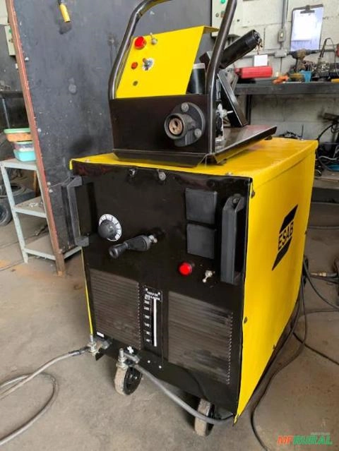 Máquina de Solda MIG MAG ESAB LAB 320 Imagem Máquina de Solda MIG MAG ESAB LAB 320
