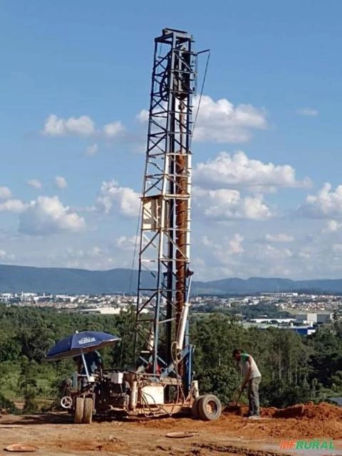 Máquina perfuratriz Imagem Máquina perfuratriz