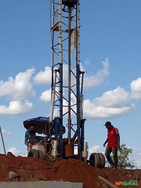 Imagem Máquina perfuratriz Imagem Máquina perfuratriz