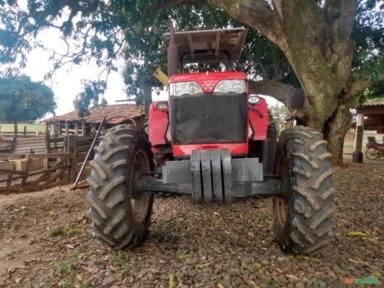 TRATOR MASSEY FERGUSON - MODELO 4275