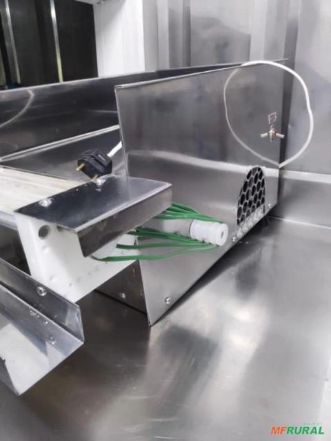 Descascador de ovos de codornas Imagem Descascador de ovos de codornas