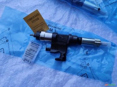 Injetores isuzu 4HK1 link belt 210X2 , JCBJS200 , Case cx130B 095000-5471 , 8-98284393-0 , 89801160 Imagem Injetores isuzu 4HK1 link belt 210X2 , JCBJS200 , Case cx130B 095000-5471 , 8-98284393-0 , 89801160