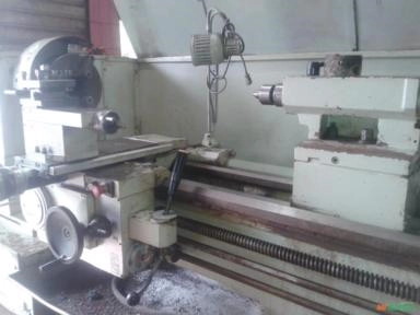 Imagem Torno mecânico robusto de três metrôs de barramento Imagem Torno mecânico robusto de três metrôs de barramento