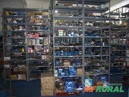 Estoque peças caminhões/caminhares/máquinas agrícolas Imagem Estoque peças caminhões/caminhares/máquinas agrícolas