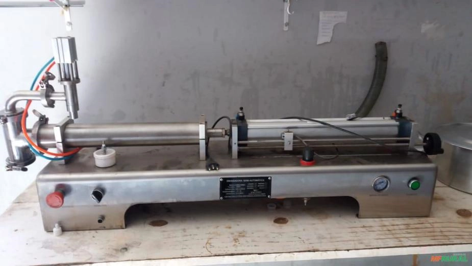 MÁQUINA ENVASADORA DE LIQUIDOS DE 100 ML A 1 LITRO Imagem MÁQUINA ENVASADORA DE LIQUIDOS DE 100 ML A 1 LITRO