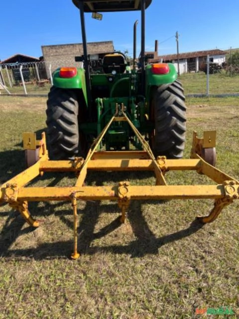 Imagem Subsolador Tatu 5 hastes Imagem Subsolador Tatu 5 hastes