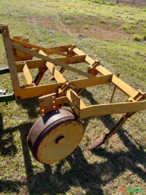 Subsolador Tatu 5 hastes Subsolador Tatu 5 hastes