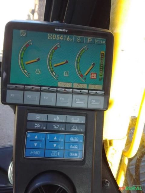 Escavadeira Komatsu PC 130 Imagem Escavadeira Komatsu PC 130