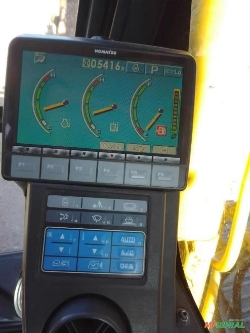 Escavadeira Komatsu PC 130 Imagem Escavadeira Komatsu PC 130