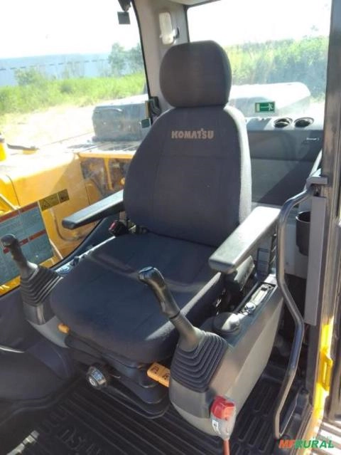 Imagem Escavadeira Komatsu PC 130 Imagem Escavadeira Komatsu PC 130