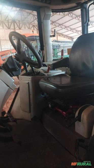 Imagem Trator MASSEY FERGUSON MF 7140 Imagem Trator MASSEY FERGUSON MF 7140