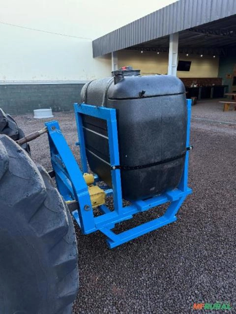 Esguicho 600 litros com bomba 3 pistão reformado Imagem Esguicho 600 litros com bomba 3 pistão reformado