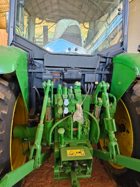 Imagem Trator John Deere 6415 Imagem Trator John Deere 6415