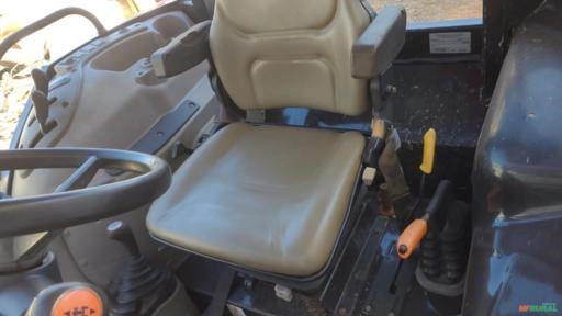 Imagem Trator Case Farmal 110 A Imagem Trator Case Farmal 110 A