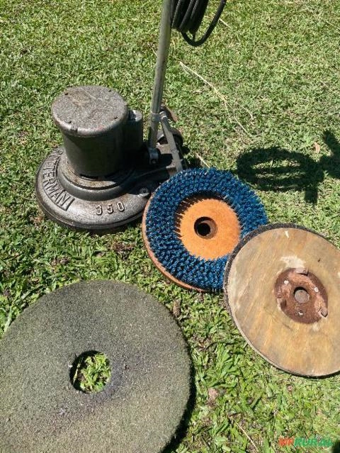 Enceradeira industrial ROTTERMAN 350 Imagem Enceradeira industrial ROTTERMAN 350