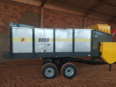Vagão Forrageiro 9000 JF com dosador Imagem Vagão Forrageiro 9000 JF com dosador