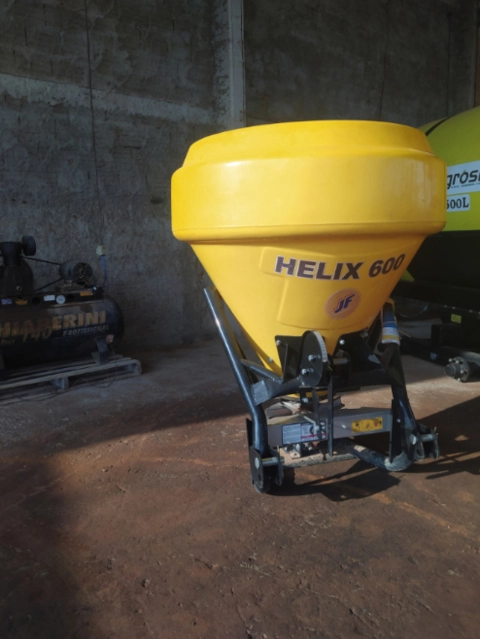 Semeadeira monodisco Helix 600 JF Imagem Semeadeira monodisco Helix 600 JF