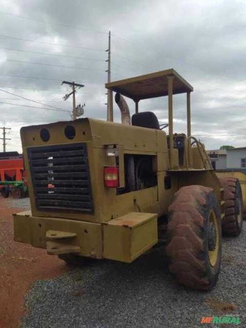 Imagem PÁ CARREGADEIRA FIATALLIS 1900B USADA Imagem PÁ CARREGADEIRA FIATALLIS 1900B USADA