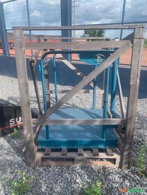 PLATAFORMA COMBATE INCENDIO COM CANHÃO Imagem PLATAFORMA COMBATE INCENDIO COM CANHÃO