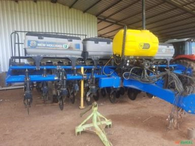 PLANTADEIRA NEW HOLLAND T5650 PL6015 15 LINHAS Imagem PLANTADEIRA NEW HOLLAND T5650 PL6015 15 LINHAS