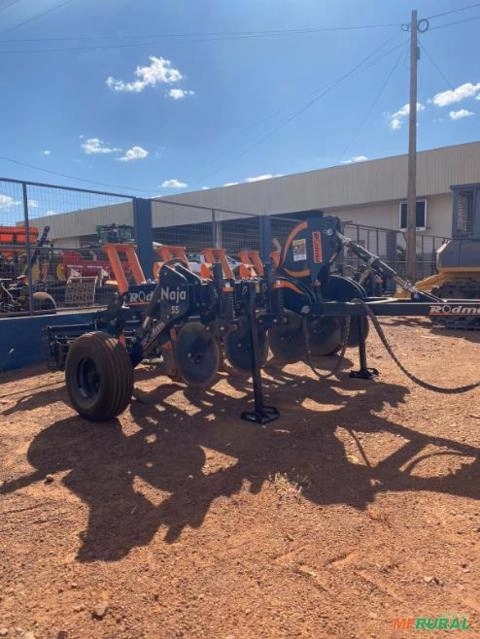 DESCOMPACTADOR/ SUBSOLADOR RODMA NAJA 5S Imagem DESCOMPACTADOR/ SUBSOLADOR RODMA NAJA 5S