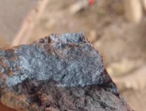 Ferro - material se encontra na mina.
