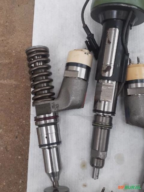 Jogo de bicos injetor linha CAT motor C13 Imagem Jogo de bicos injetor linha CAT motor C13