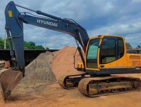 Escavadeira Hyundai 14 toneladas ano 2021