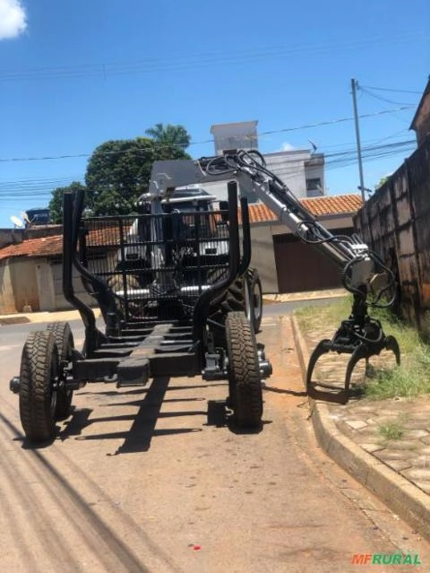 Imagem Trator Bh 180 com Auto Carregável Tmo, 7mt. Imagem Trator Bh 180 com Auto Carregável Tmo, 7mt.