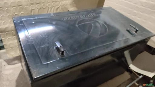 CAIXA DE FERRAMENTA DE CARRETA Imagem CAIXA DE FERRAMENTA DE CARRETA