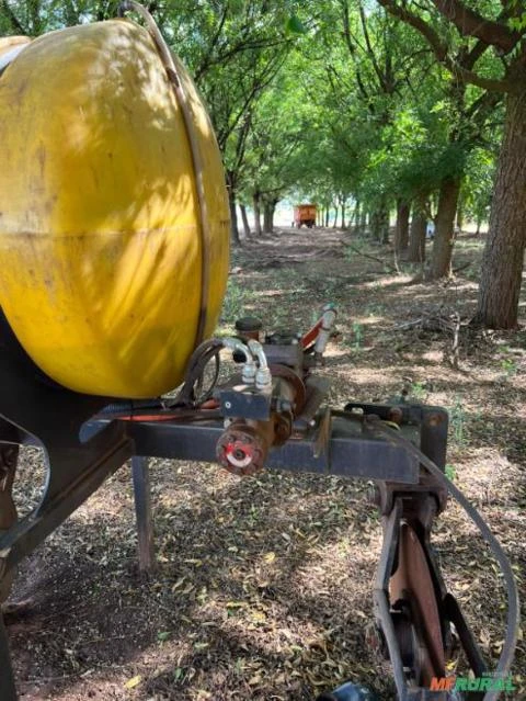 Pulverizador cortador de soqueira 1000L