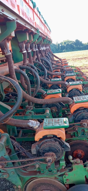 Imagem Plantadeira VICTÓRIA TOP PNEUMÁTICA Imagem Plantadeira VICTÓRIA TOP PNEUMÁTICA