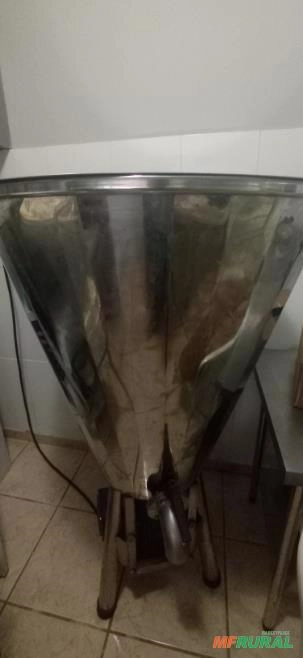 Vendo triturador liquidificador industrial- triturador de açai Imagem Vendo triturador liquidificador industrial- triturador de açai