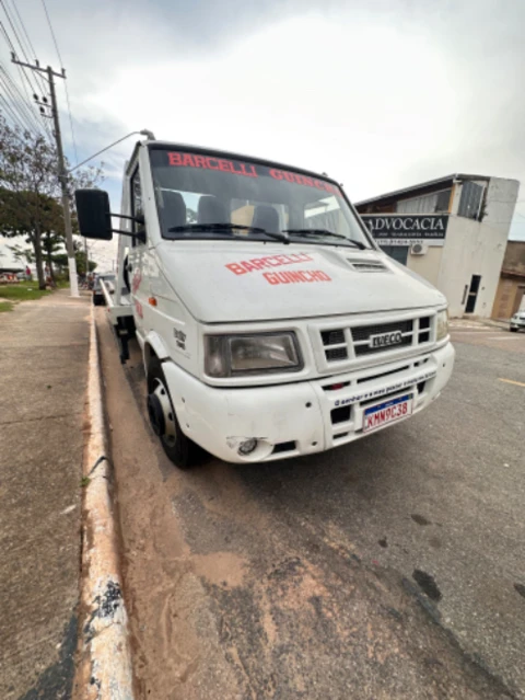 Iveco Daily plataforma 6 mt